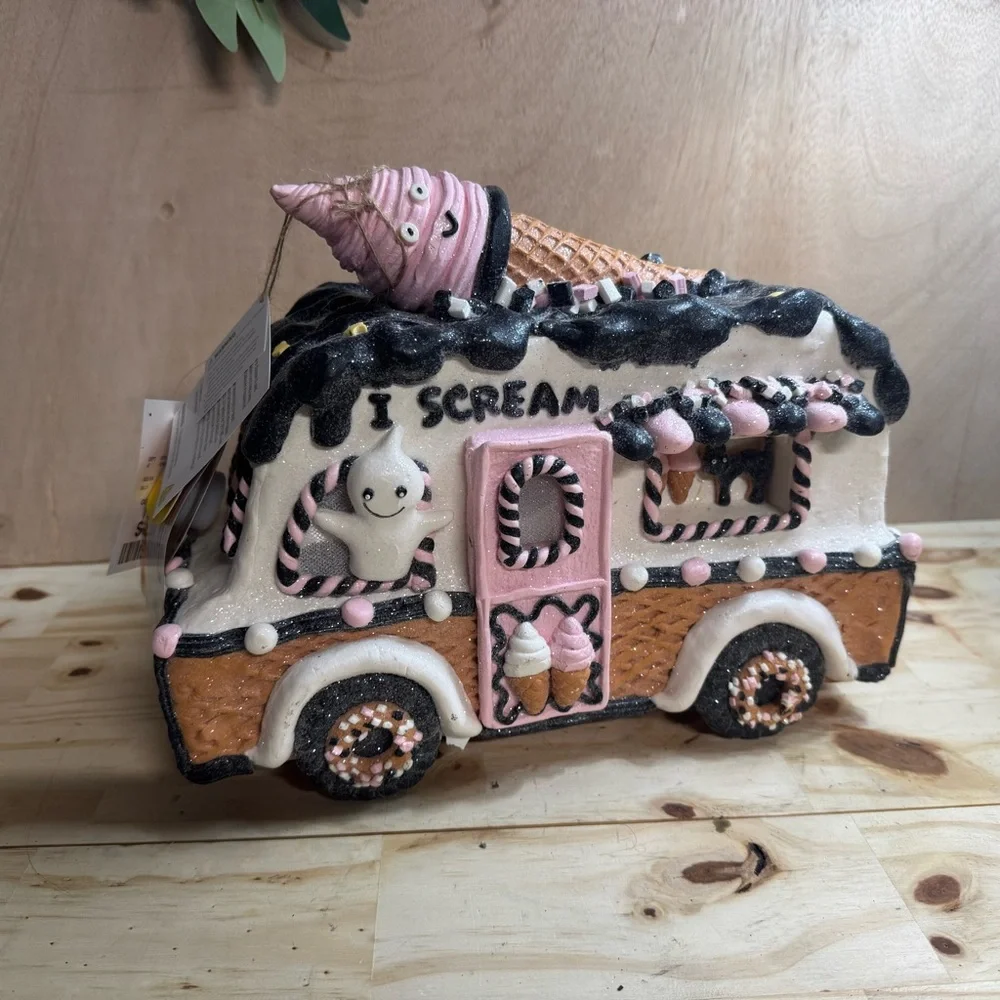 Halloween Gingerbread Clay dough Ice Cream “I Scream” Truck Lights Up! 11” NWT